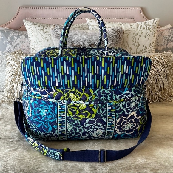 VERA BRADLEY Katalina Blue 2015 Grand Traveler Bag Duffle Green White Floral - Picture 5 of 15